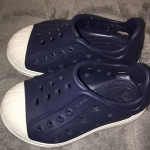 Navy kids crocs shoes, size C6 - never worn!!!